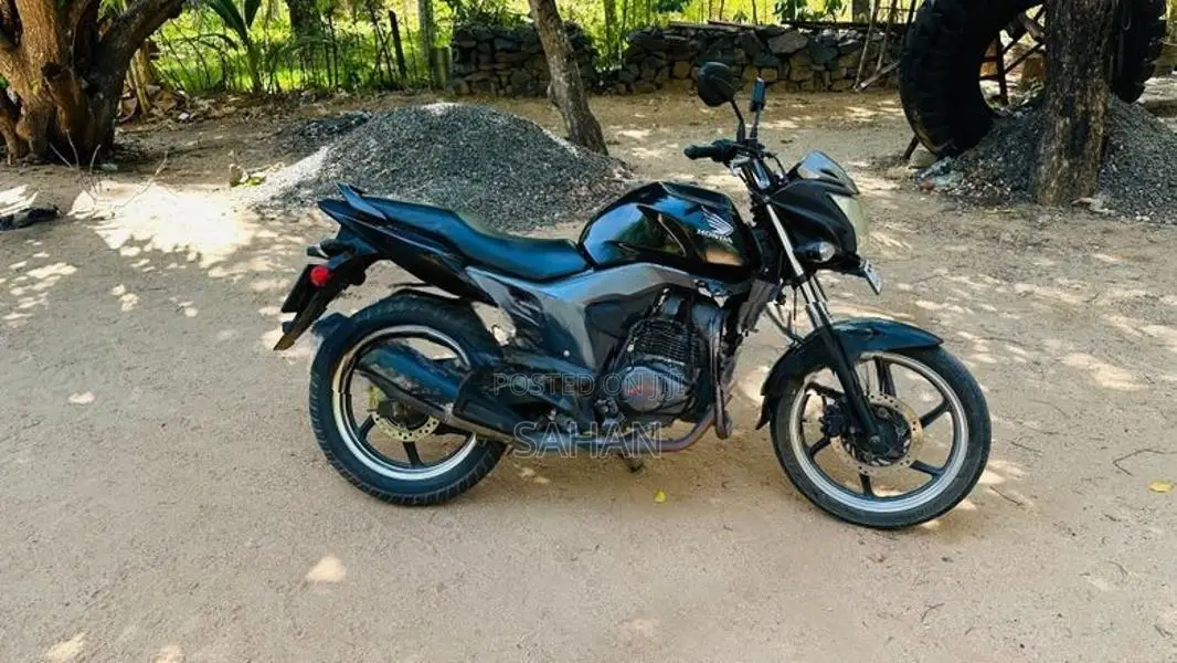 Honda CB Trigger 2015
