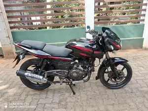 Bajaj Pulsar 180 Double Disc 2017