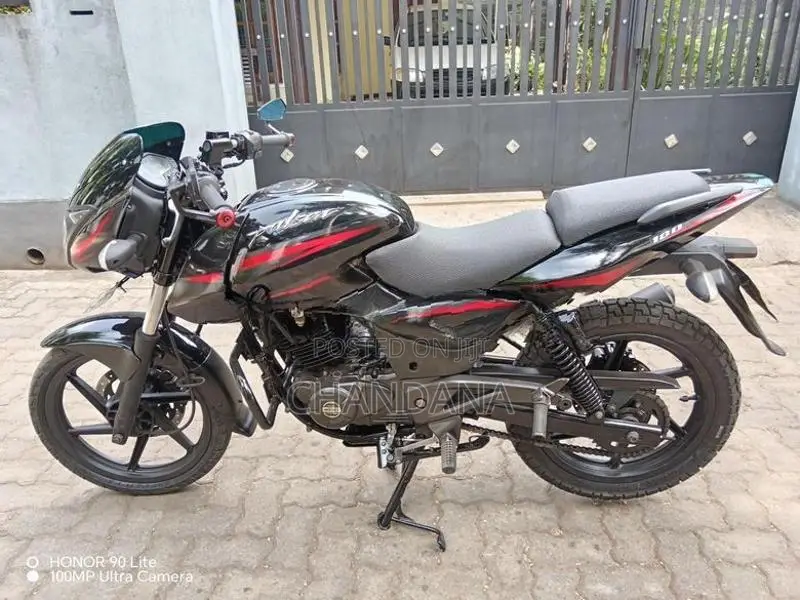 Bajaj Pulsar 180 Double Disc 2017