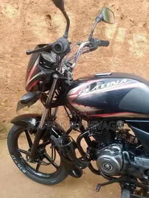 Bajaj Platina 100 2016