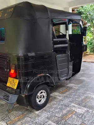 Bajaj RE 4stork 2010