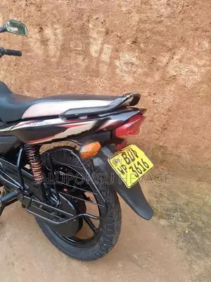 Bajaj Platina 100 2016
