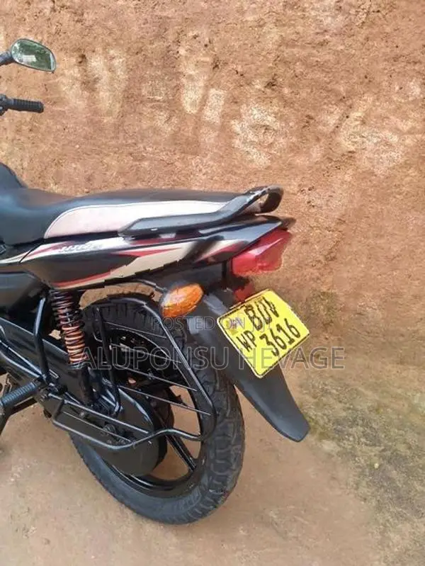 Bajaj Platina 100 2016