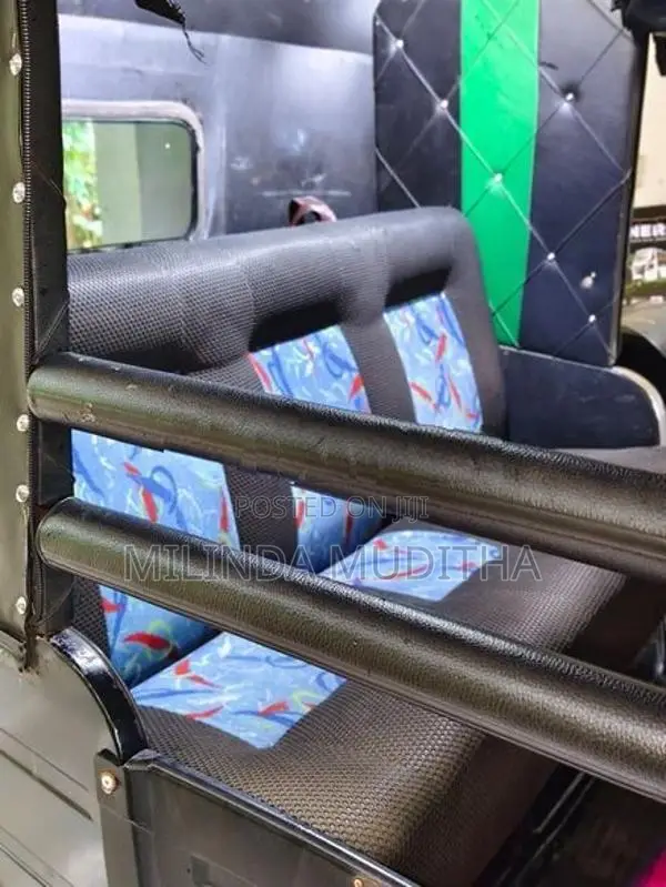 Bajaj RE 4stork 2010
