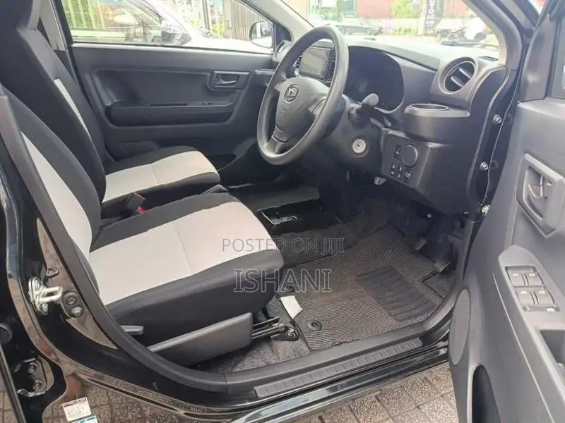 Daihatsu Mira 2024