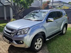 Isuzu MU-X 2014