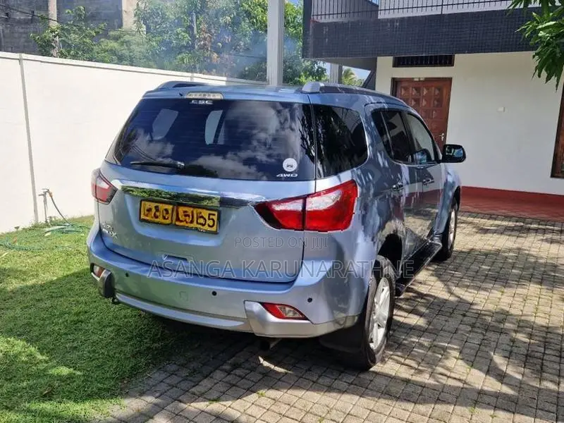 Isuzu MU-X 2014