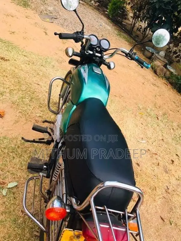 Bajaj Boxer ඩිවුලැක්ස් 2003