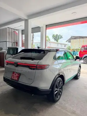Honda Vezel Z PLAY PREMIUM 2024