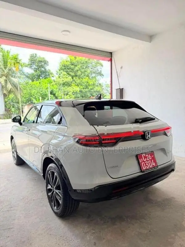 Honda Vezel Z PLAY PREMIUM 2024