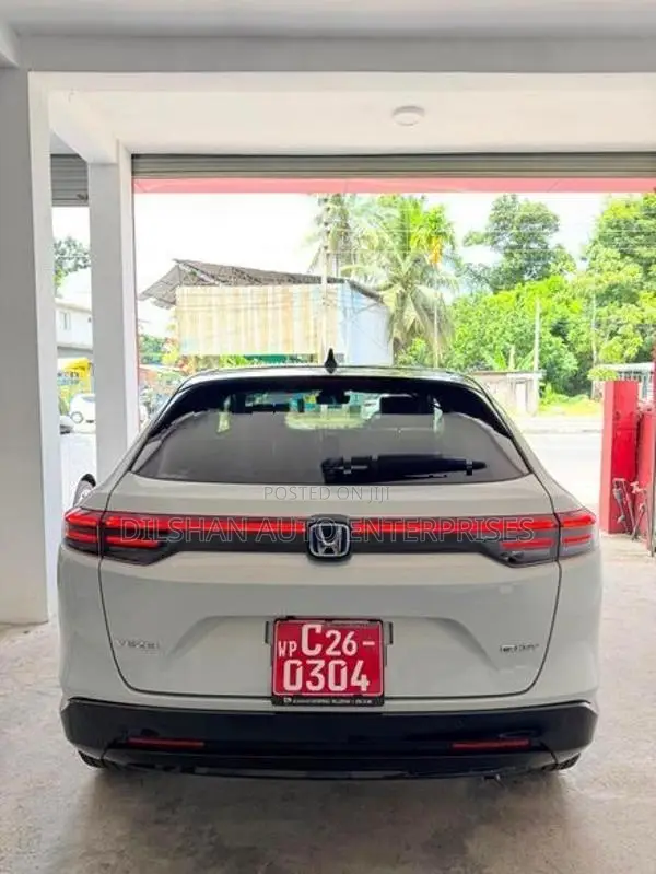 Honda Vezel Z PLAY PREMIUM 2024
