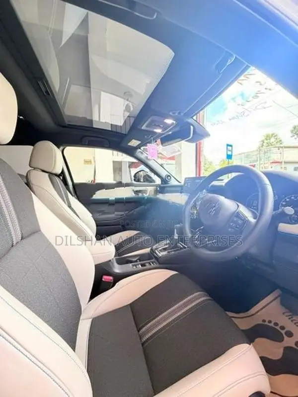 Honda Vezel Z PLAY PREMIUM 2024