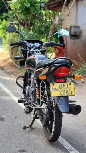Bajaj Platina 100 2016
