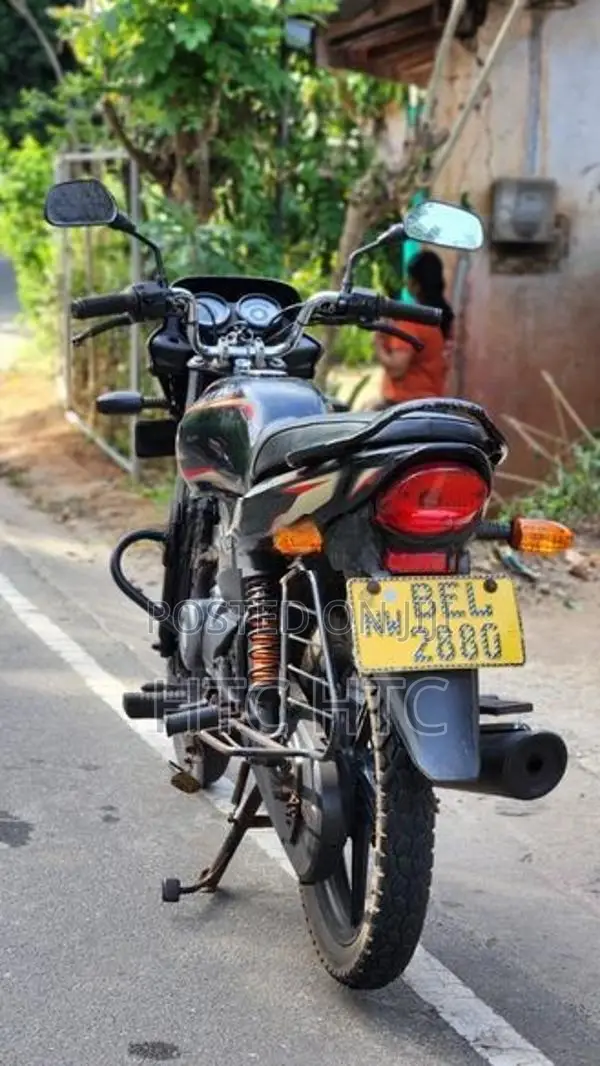 Bajaj Platina 100 2016