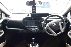 Toyota Aqua 2014