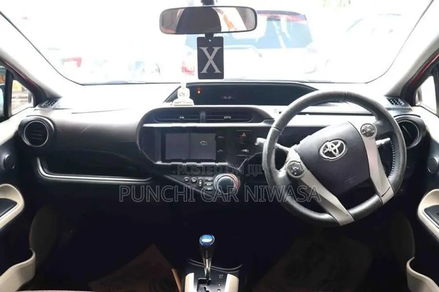 Toyota Aqua 2014