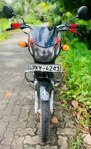 Bajaj CT100 Black Red 2012
