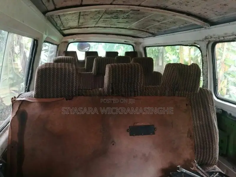 Nissan Caravan 1983