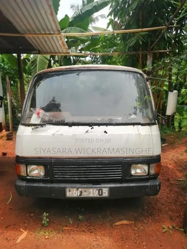 Nissan Caravan 1983