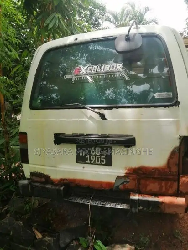 Nissan Caravan 1983