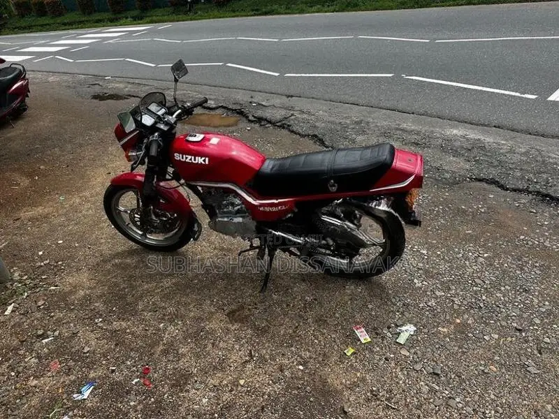 Suzuki GS 125 2000