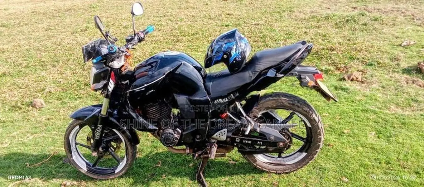 Yamaha FZ S චේන් ස්පොකට් දමා ඇත. 2013