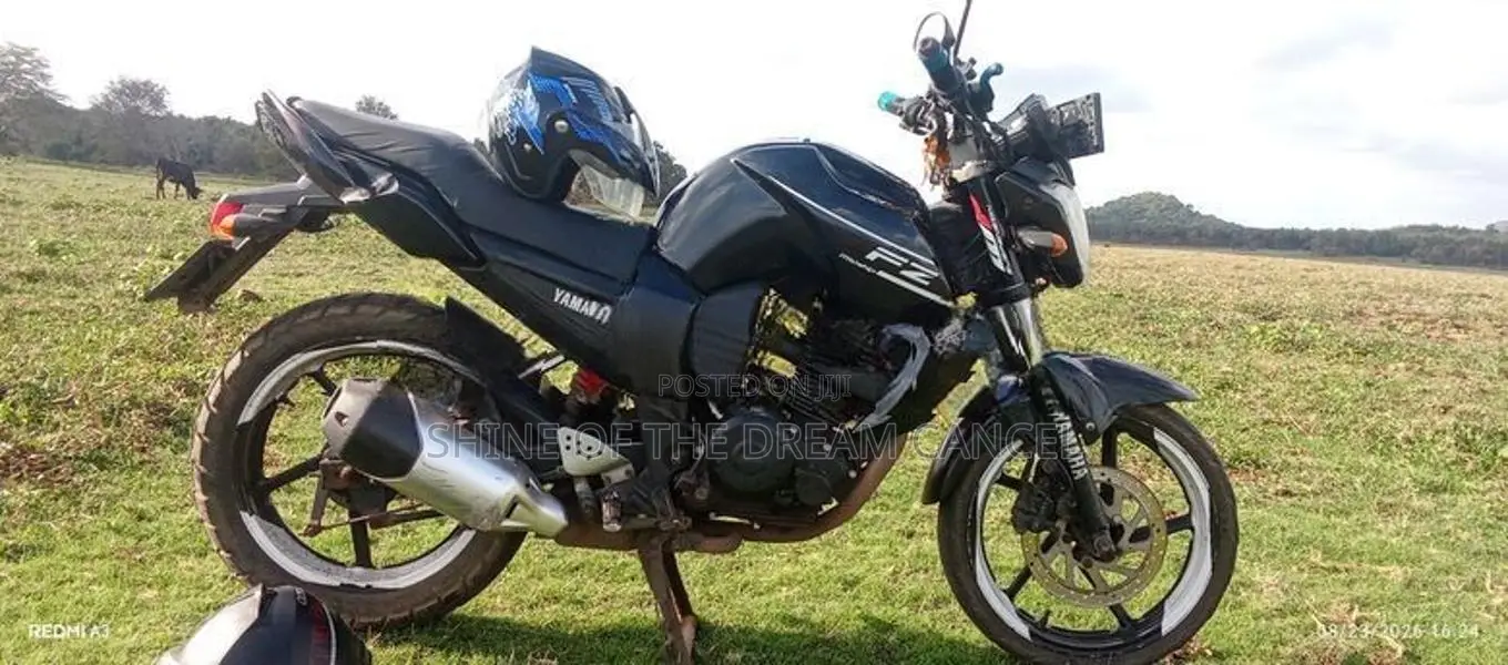 Yamaha FZ S චේන් ස්පොකට් දමා ඇත. 2013