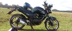 Yamaha FZ S චේන් ස්පොකට් දමා ඇත. 2013