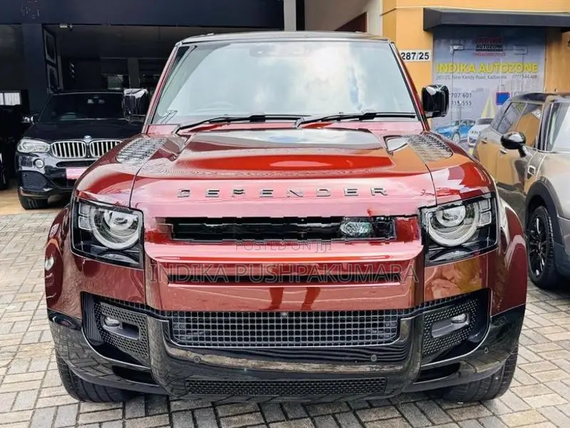 Land Rover Defender 2025