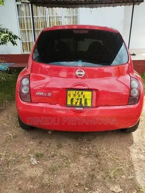 Nissan March 2002