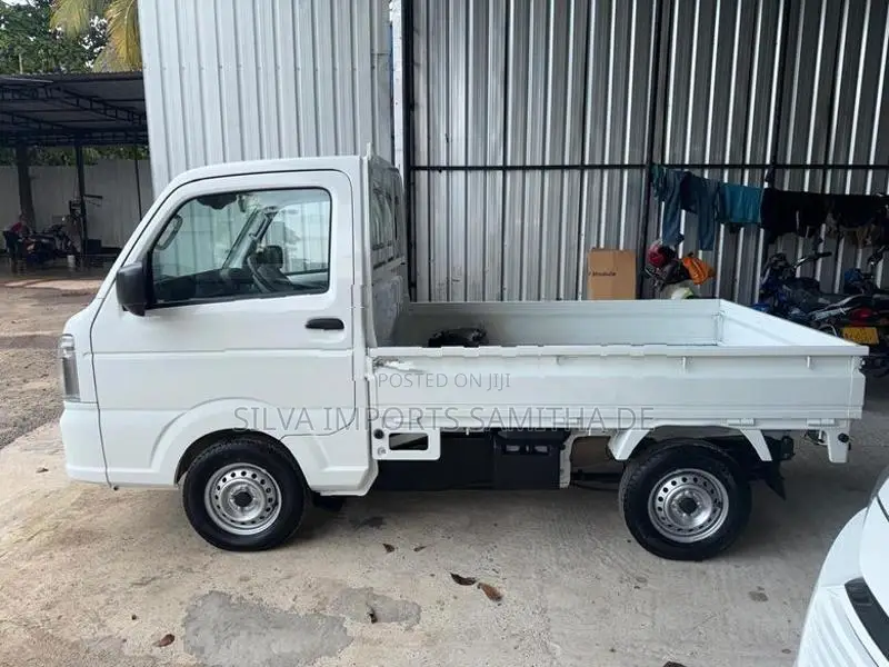 Suzuki Carry 2024