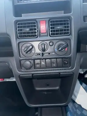 Suzuki Carry 2024