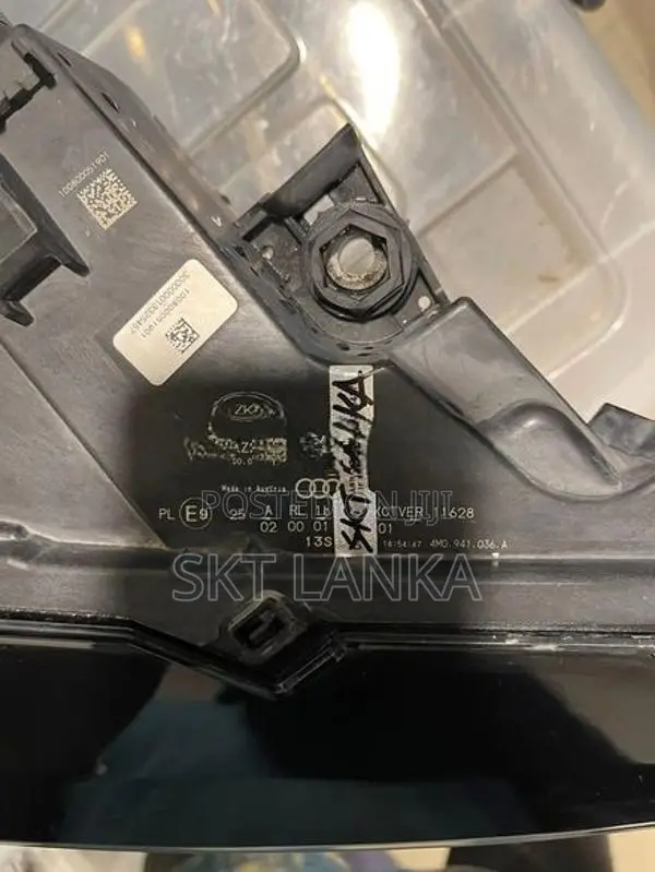 Genuine Audi Q7 2018 MATRIX LED Driver Side 4M
