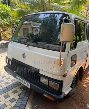 Nissan Caravan 1985