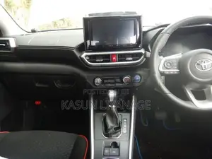 Toyota Raize Z Hybrid BSM 2024