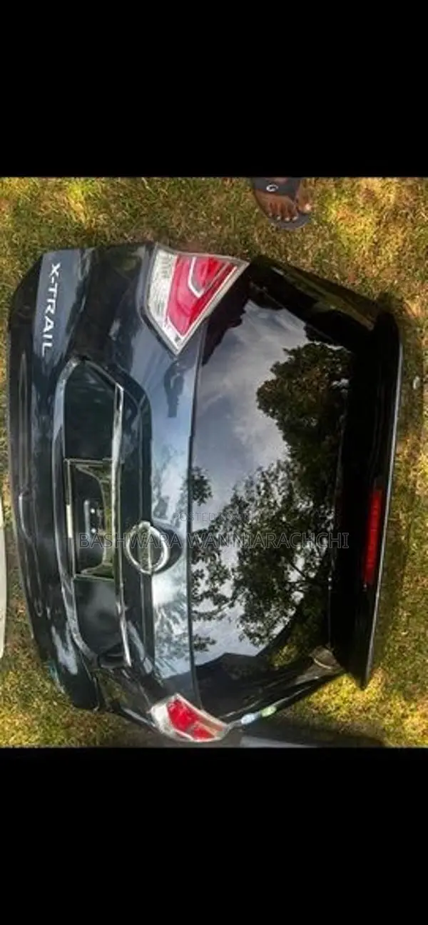 Nissan xtrail dicky door