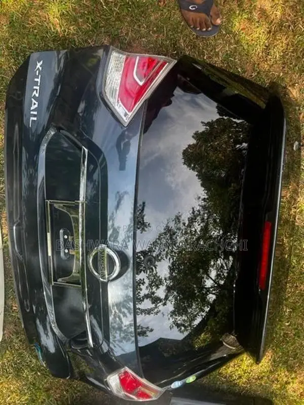 Nissan xtrail dicky door