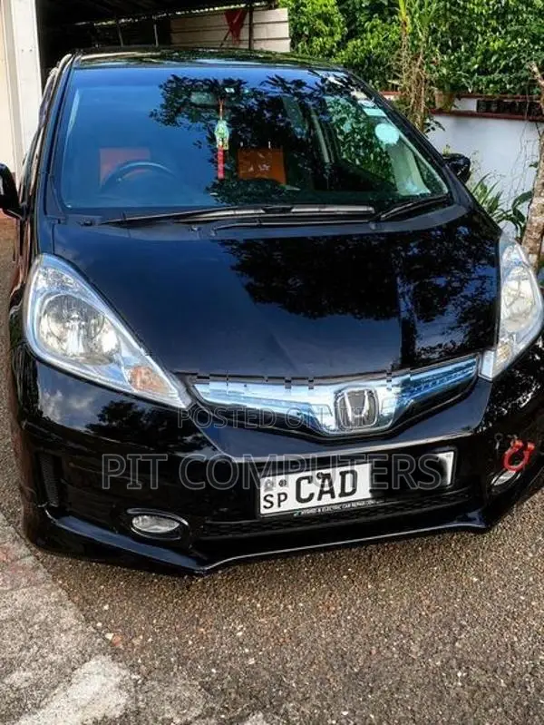 Honda Fit RS Hybrid 2013