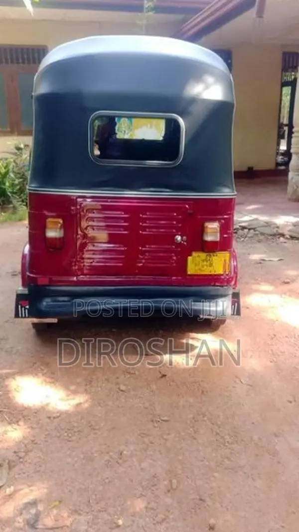 Bajaj RE 2010