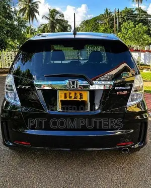 Honda Fit RS Hybrid 2013