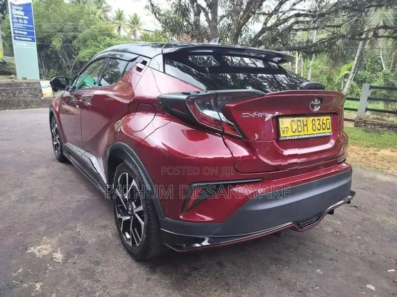 Toyota CHR NGX 10 2018