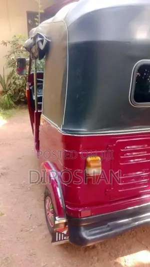 Bajaj RE 2010