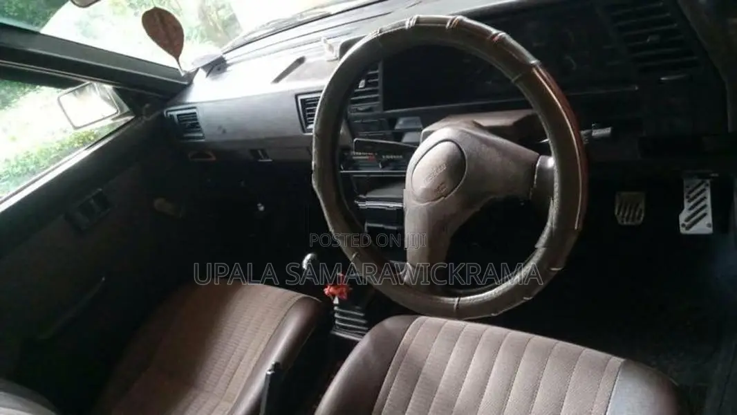 Nissan Sunny 1989