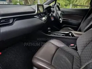 Toyota CHR NGX 10 2018