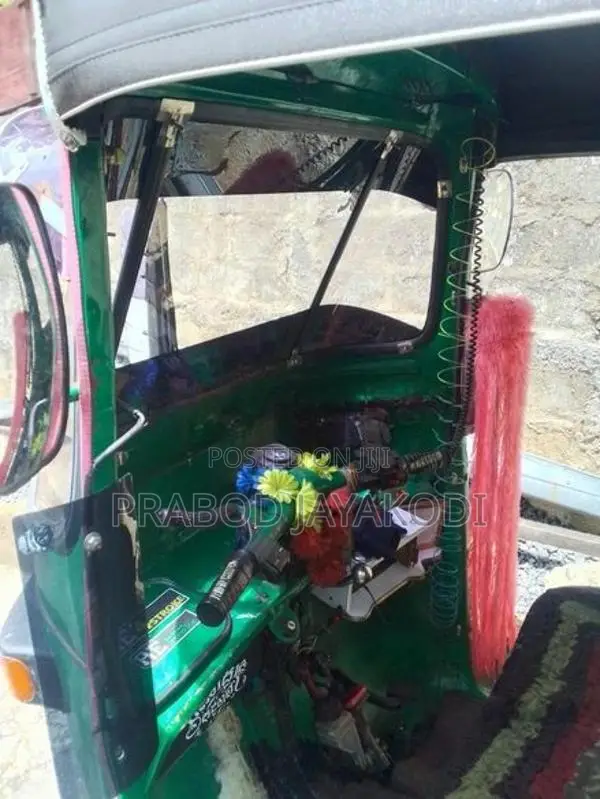 Bajaj RE 2003
