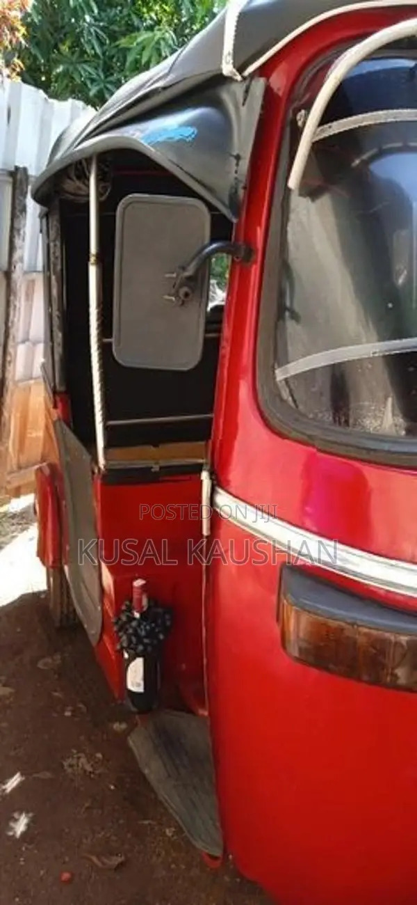 Bajaj RE 2004