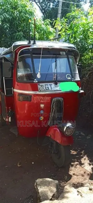 Bajaj RE 2004