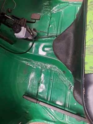 Bajaj RE Green 2004