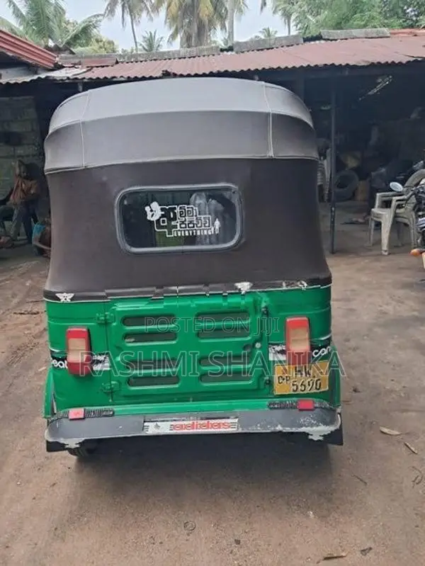 Bajaj RE Green 2004