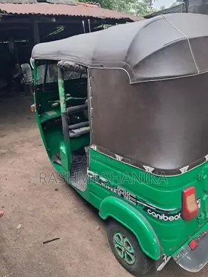 Bajaj RE Green 2004